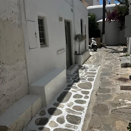 Lefteris Parikia (Paros)